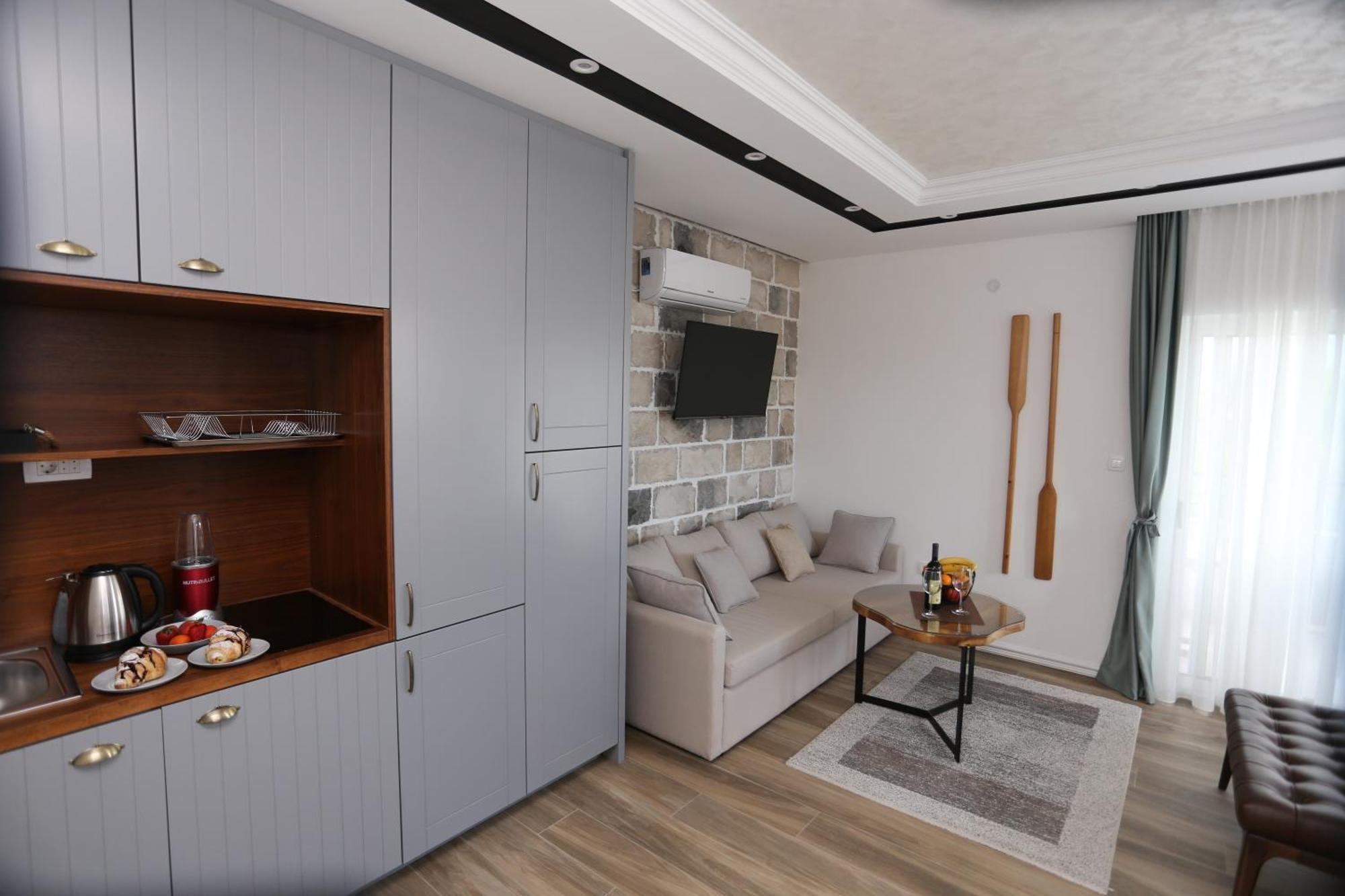 Apartments Cukovic Херцег Нови Екстериор снимка